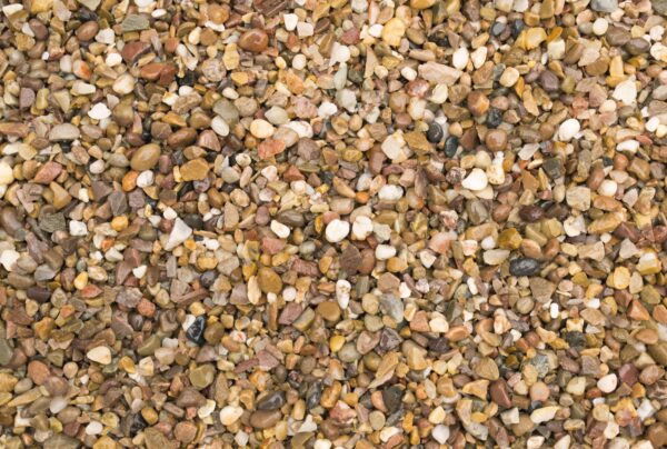 Bulk bag of gravel/shingle in 4–10mm and 10–20mm sizes – ideal for concrete, drainage, and landscaping