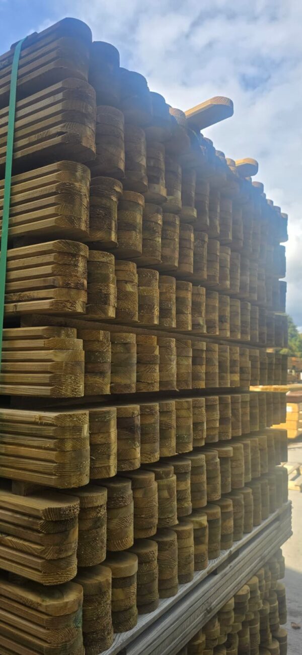 Round Top PAR fence panel
